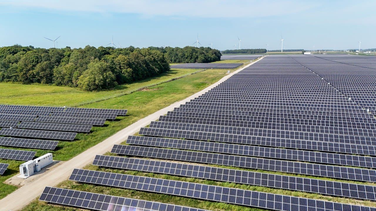 ABB Launches High-Efficiency Power Conversion Solutions for Solar and Storage